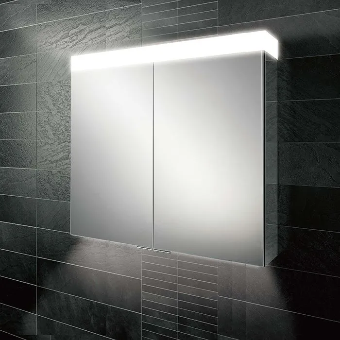 Hammom uchun yoritilgan shkaflar