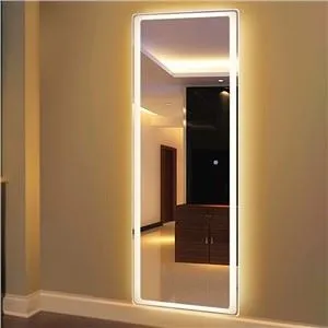 Katta o'lchamdagi hammom uchun ramka oynasi